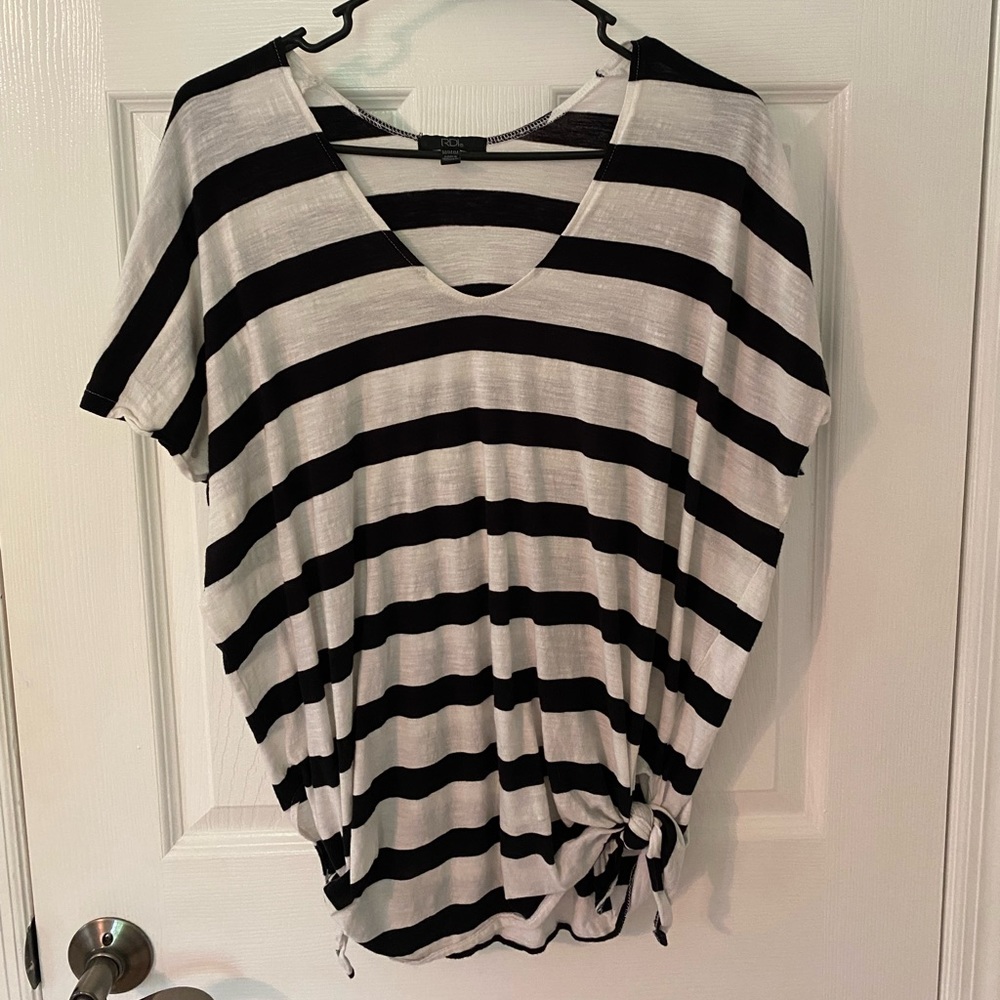 Black and White Striped Short Sleeve Top